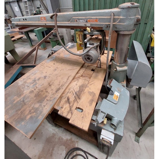 SCIE RADIALE / TRONÇONNEUSE CIRCULAIRE DEWALT
