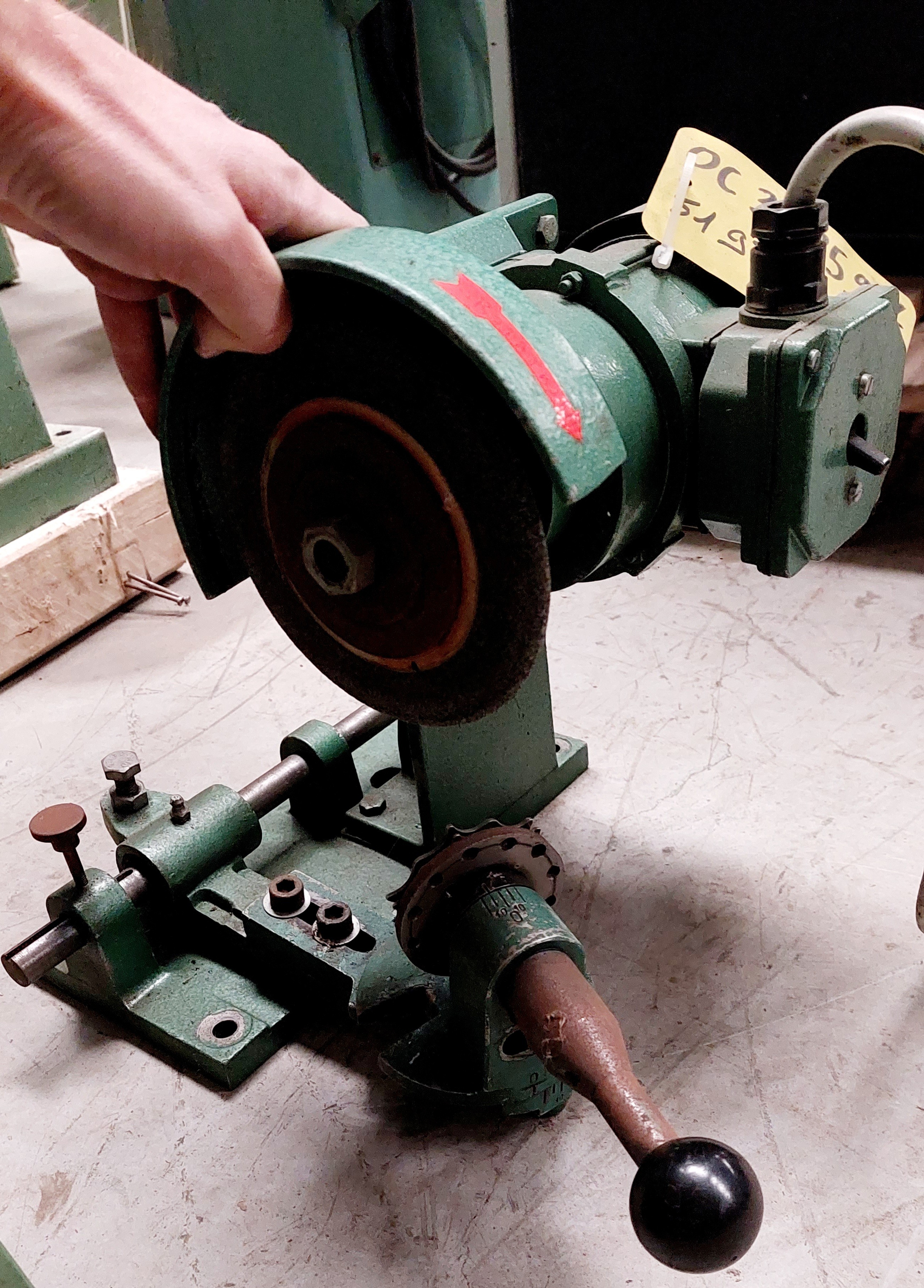 AFFUTEUSE UNIVERSELLE DE MENUISERIE 0,5kW - AVODEC TR 123