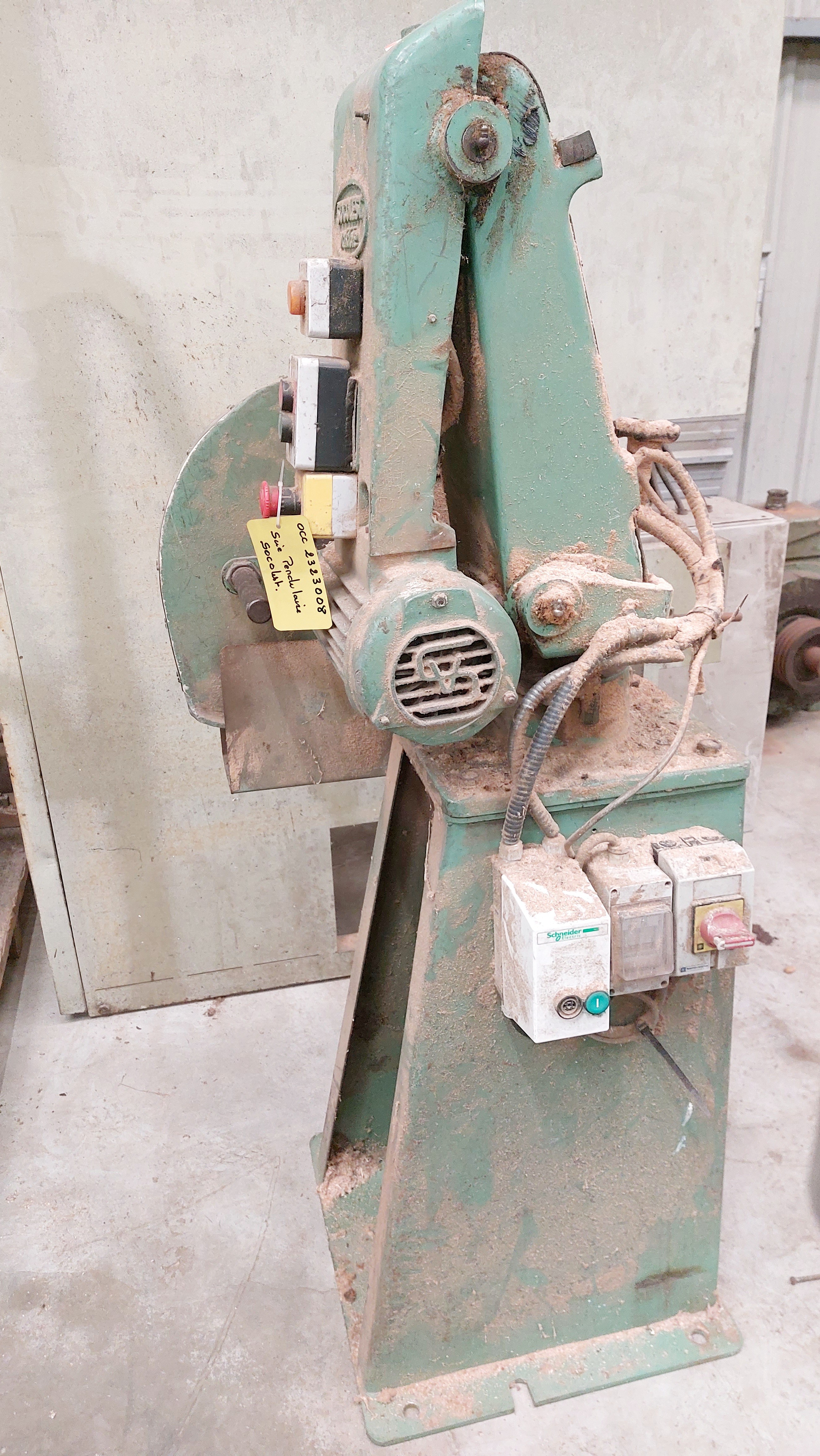 MODELE SCIE TRONÇONNEUSE -