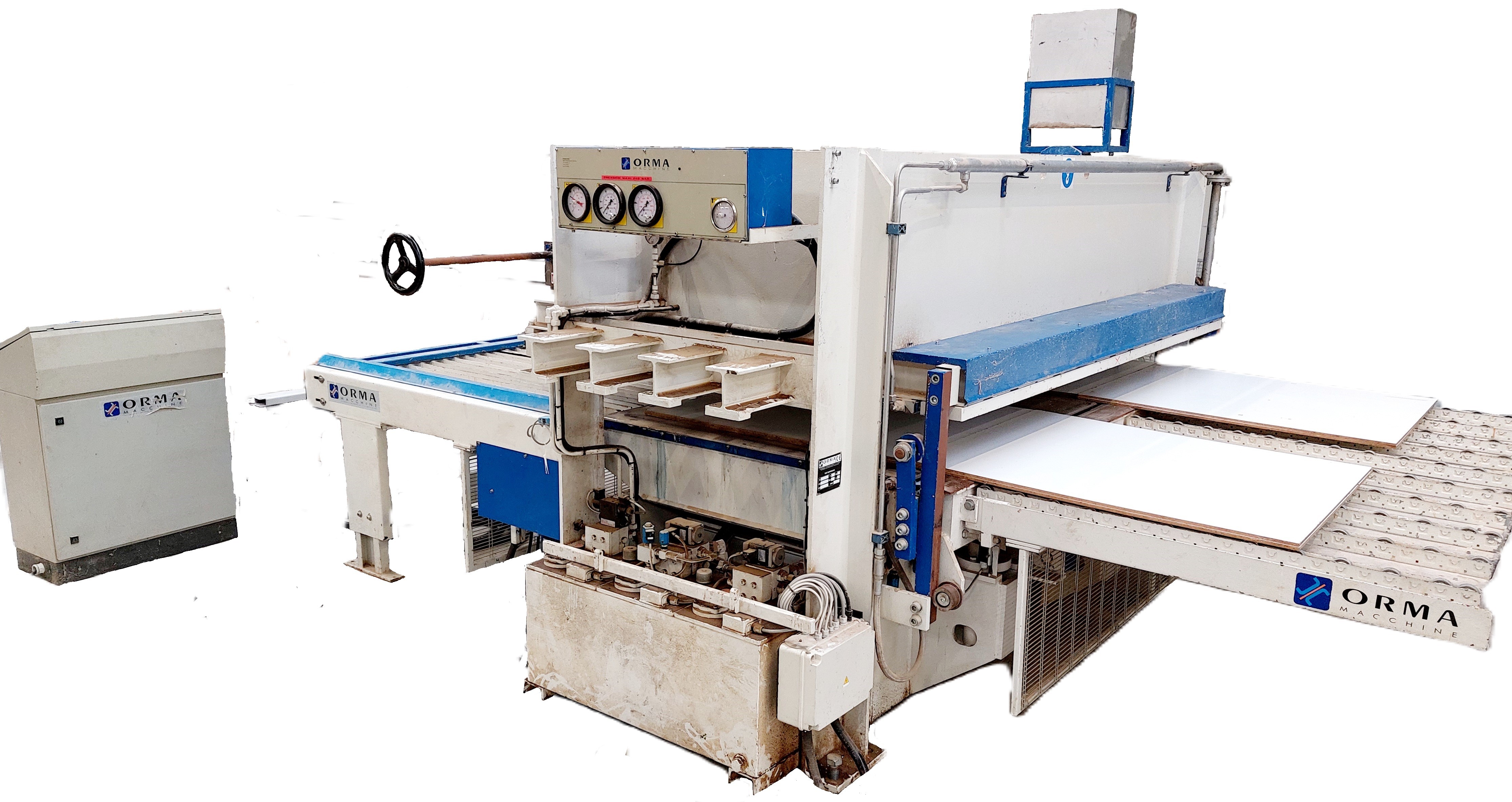 MODELE PRESSE À PLAQUER À -