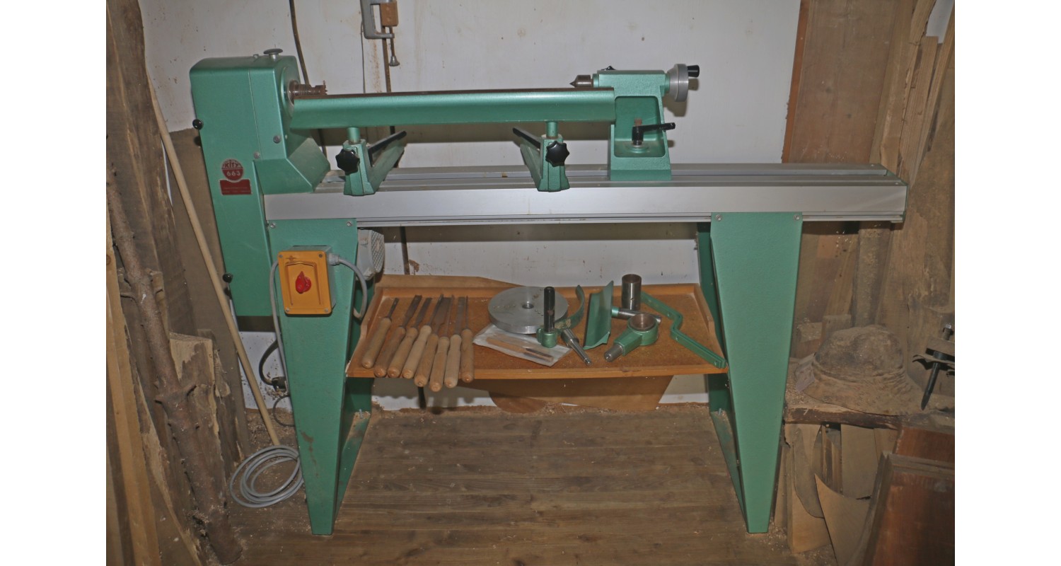 TOUR À BOIS KITY 663 + COFFRET ACCESSOIRES TOUR À BOIS KITY 663 + COFFRET ACCESSOIRES