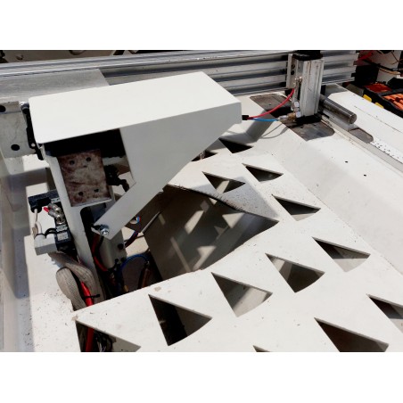 Occasion CCN CENTRE DE FRAISAGE & PERCAGE 3 AXES SCM TECH Z 2 27 :Gedimo