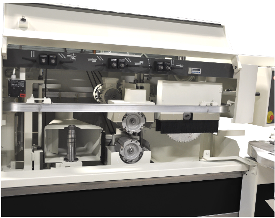 PRESSAGE DU PANNEAU EN TOUTE SECURITE​